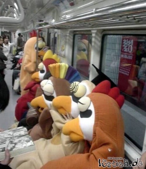 Werbemaskotchen in der U-Bahn Werbemaskotchen in der U-Bahn